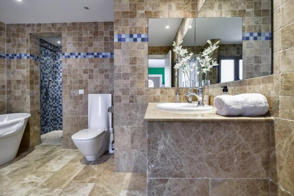 Big Stylish And Modern Apartment In Madrid Centre Eksteriør bilde